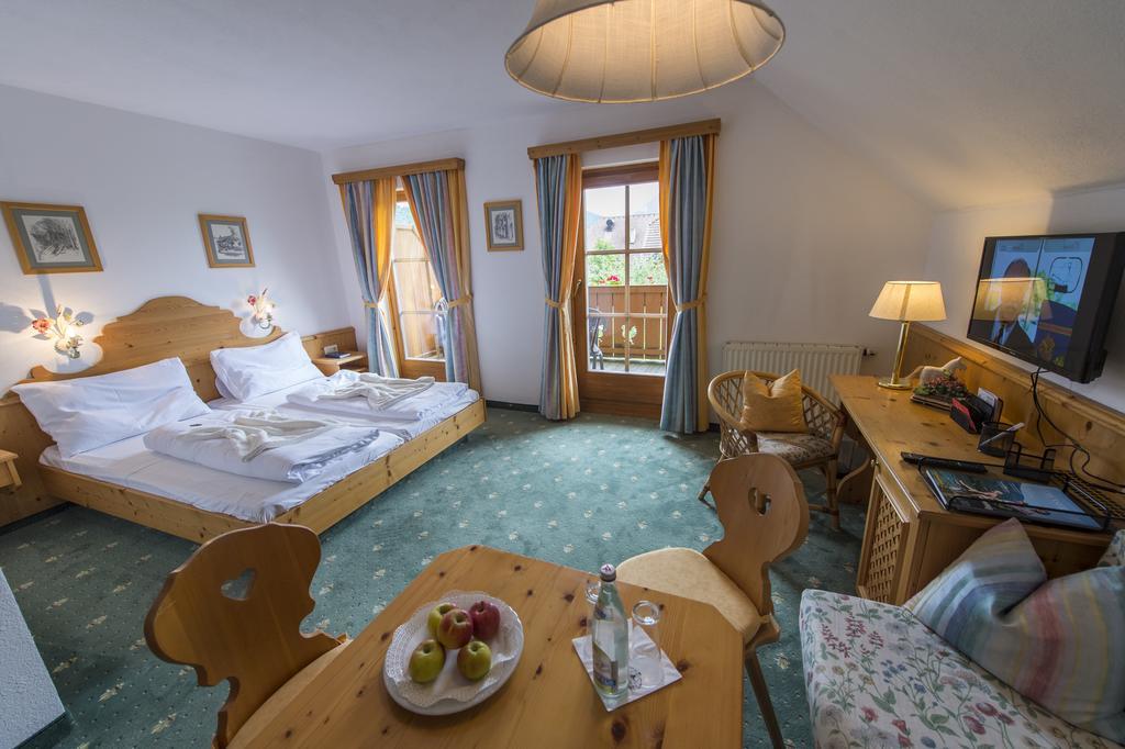 Gutshof Wolfgangsee Resort & Event Hotel Strobl Exterior photo
